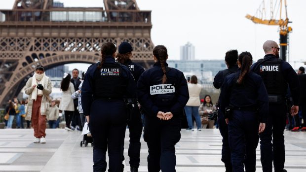 Francouzští policisté v Paříži
